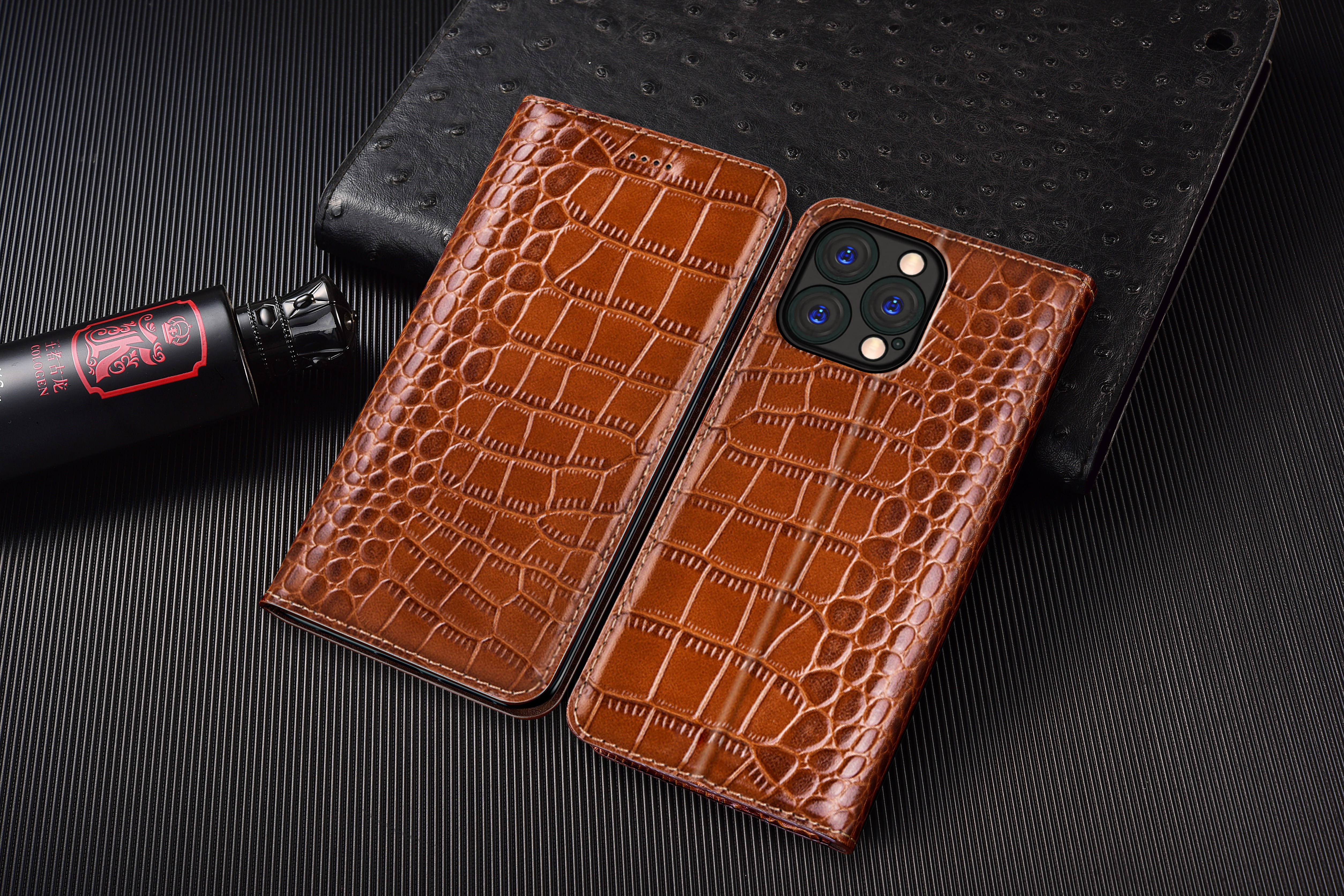 Crocodile Genuine Leather Flip - Tech Accessories Apple ulasan dan harga